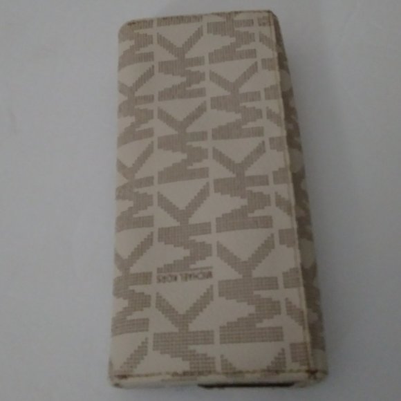 Michael Kors Jet Set Travel Large Trifold Leather/PVC Wallet - Picture 4 of 13